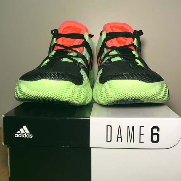 Adidas Dame 6 Basketball shoe. Size 9 Mens - Picture 4 of 8